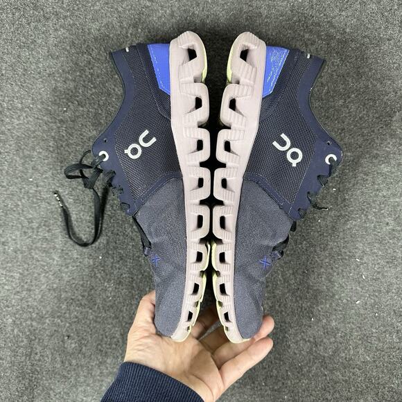 On Running Cloudflow Women’s Shoes Navy Blue Helion Size W9 Wear on Heel - Picture 8 of 10